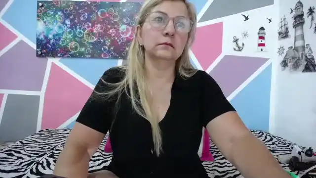 Razzisweet – [Cams] Beauty Naked Home Video – 2025-11-19 03:40:39
