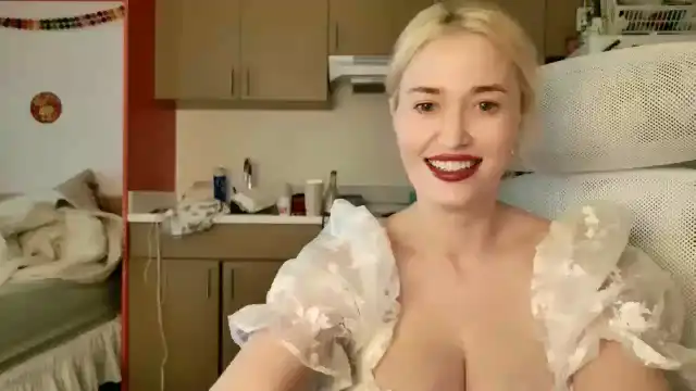 Molly_moans – [Myfreecams] Horny Roleplay Pretty Cam Model – 2025-06-11 16:25:10