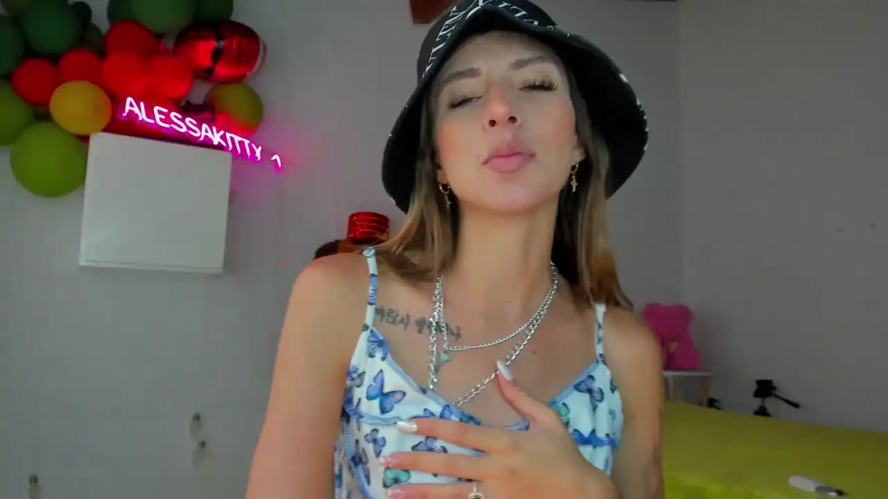 Alessakitty1 – [Manyvids Live] Cam Clip Panties Loves To Masturbated – 2026-05-15 21:09:46