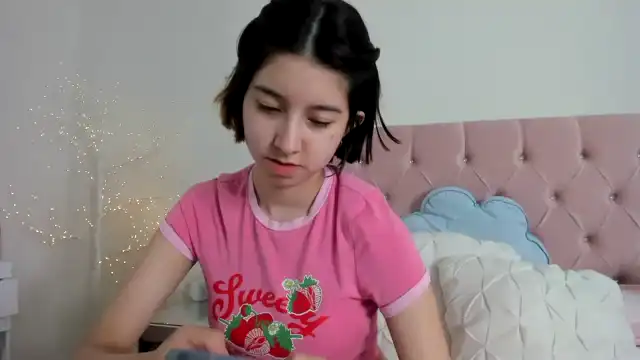 Cherrycute666 – [Myfreecams] Shaved Camera Spy – 2025-09-18 11:27:09