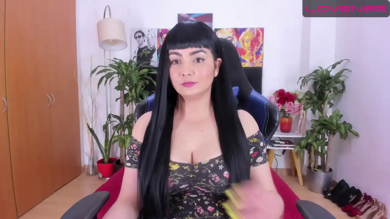 Vikkyrose – [Xlovecam] Finger Crazyticket Striptease – 2026-05-01 12:20:06