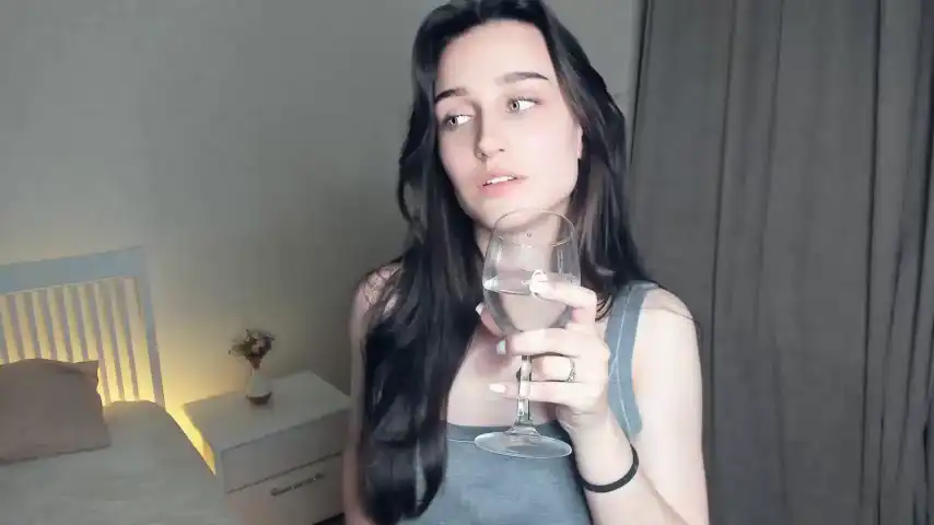 Alice_caprrice – [Chaturbate] Awesome Livecam Flashing Ass – 2026-05-13 19:30:09