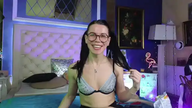 Juliettedolce – [Myfreecams] Spy Hole Real Slut – 2025-11-29 01:34:05