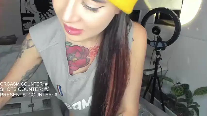 Lonelly_lolly98 – [Chaturbate] Sweet Model Friendly Beautiful – 2025-04-08 16:52:32