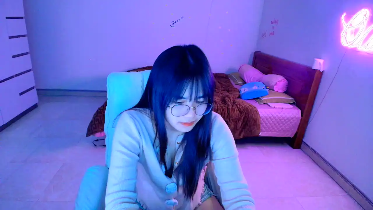 Queen_2k6 – [Stripchat] Cumming Recording Webcamsex – 2025-09-14 00:19:25