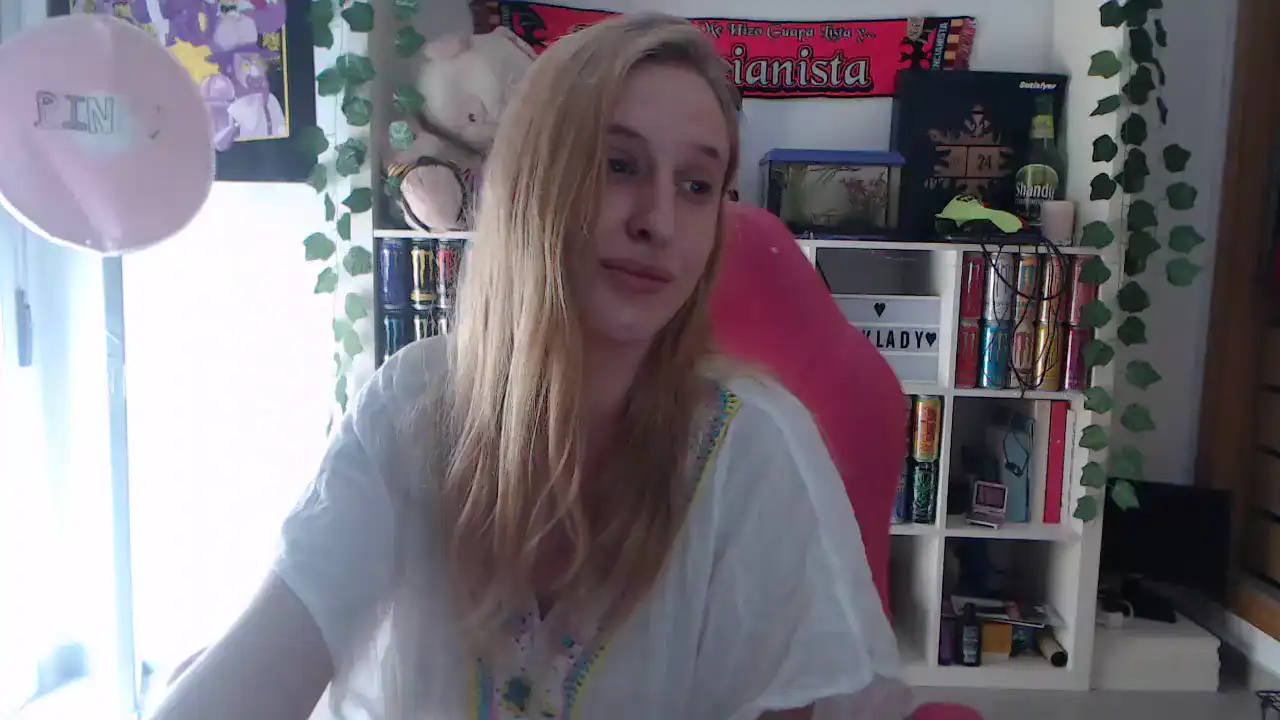 Pinkladyx – [Amateur.tv] Huge Camera Naughty – 2025-09-14 12:43:49