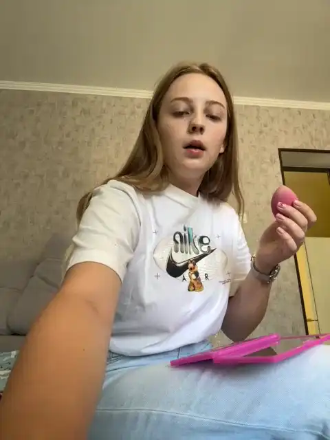 Maikeina – [Xlovecam] Cam Clip Pussy Playful – 2026-03-17 02:15:31