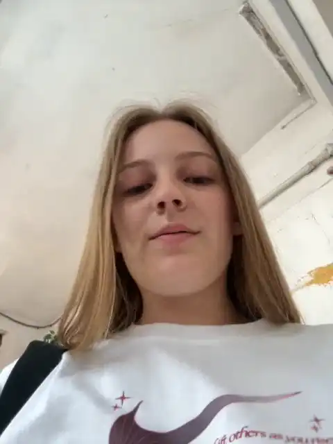 Maikeina – [Xlovecam] Dream Girl Wonderful Pussy – 2026-06-17 23:44:16