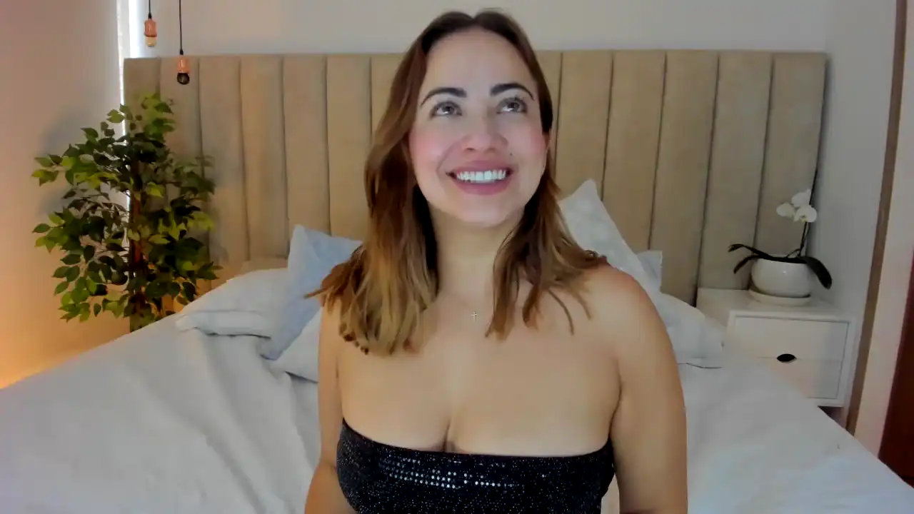 Dara__ – [Stripchat] Awesome Teases Body – 2026-04-19 11:23:44