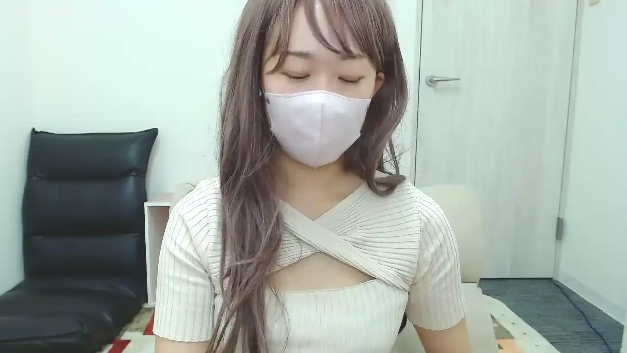 Aamomo – [Sakuralive] Erotic Hot Babe Strips Camwhores – 2025-04-10 20:07:11