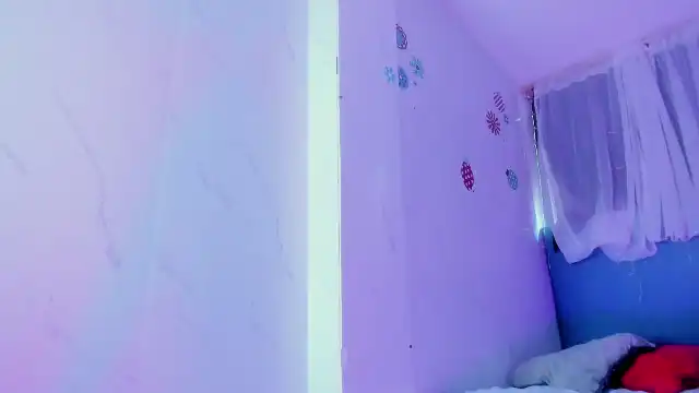 Teresa-more – [Flirt4free] Playing On Live Webcam Party Chat – 2025-04-23 17:22:46