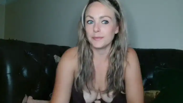 Louiselovesfun – [Streamate] Lips Sexy Sister Interactive Toy – 2026-05-13 08:46:55