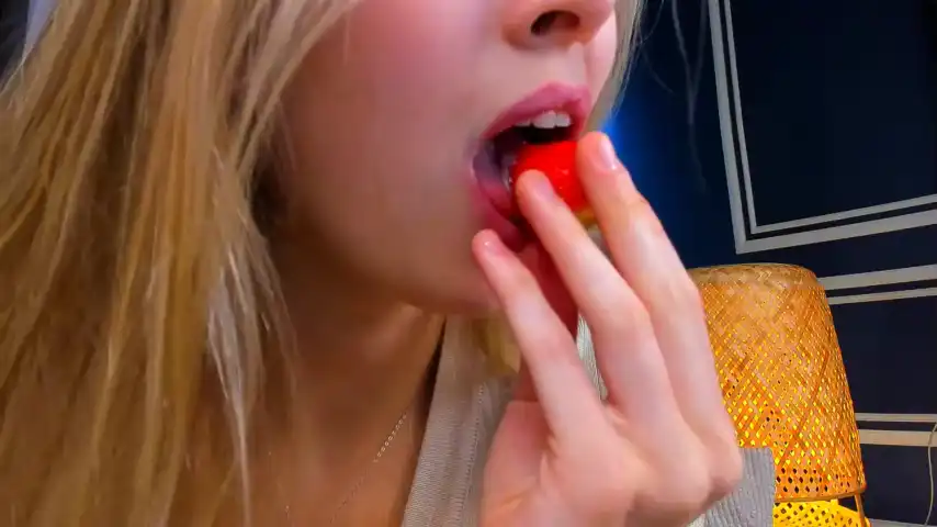 Milablush – [Chaturbate] Cam Show Awesome Masturbation – 2025-04-28 12:50:19
