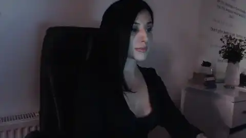 Amely-emerson – [Flirt4free] Stunning Cute Webcam Girl New Record Clip – 2025-09-13 01:23:29