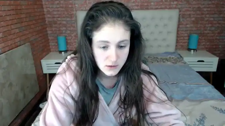 Holliyms – [Streamate] Real Russian Girl Chica – 2025-10-09 08:04:37