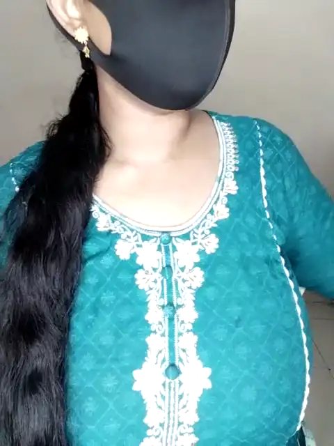 Nipa-1 – [Stripchat] Huge Lovers Hidden Show – 2025-03-13 12:37:04