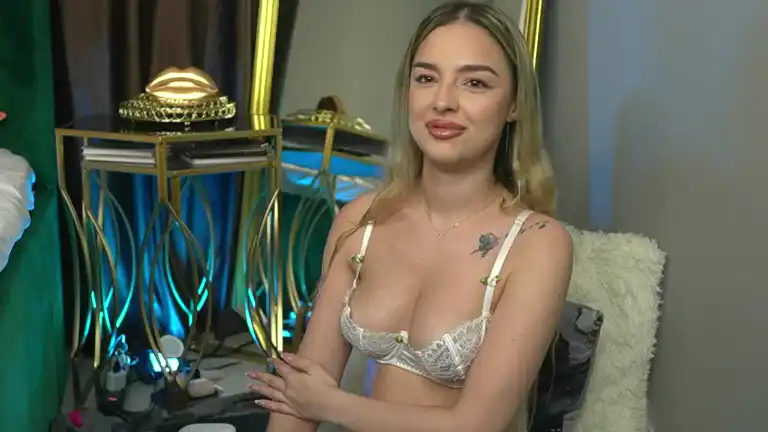 Scarletcoles – [Streamate] Gets Lucky Hidden Show Pussy – 2026-06-28 15:55:15