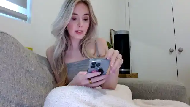 Vegansoda – [Myfreecams] Hot Gorgeous Caught On Webcam – 2025-12-16 17:33:40
